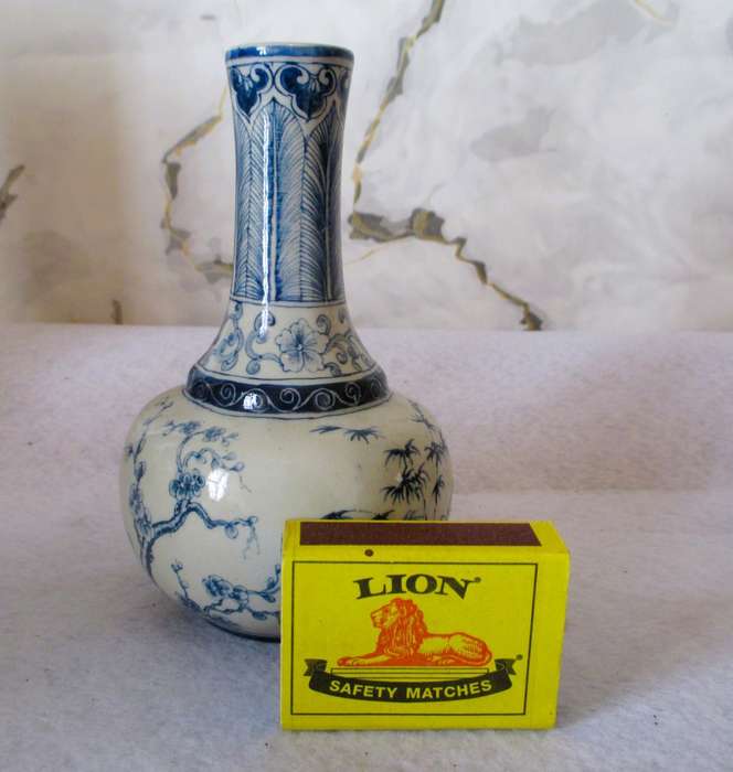 Antique Old Blue White Porcelain Dynasty Pine Tree Bamboo Flower Bottle Vase. RARE. 130mm