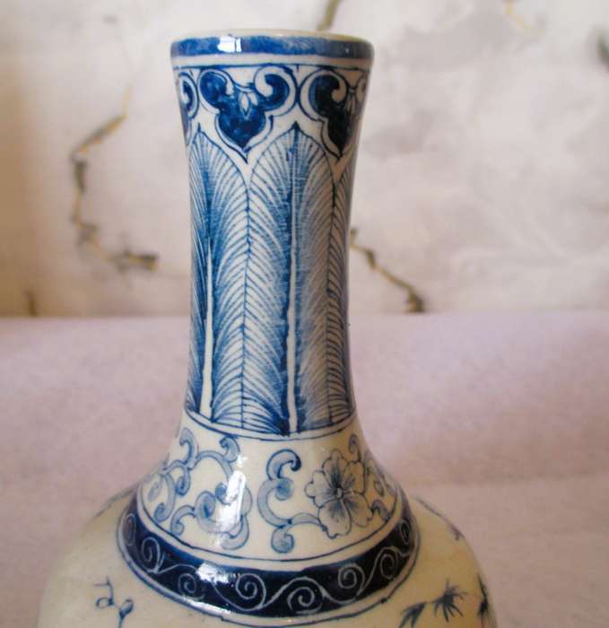 Antique Old Blue White Porcelain Dynasty Pine Tree Bamboo Flower Bottle Vase. RARE. 130mm