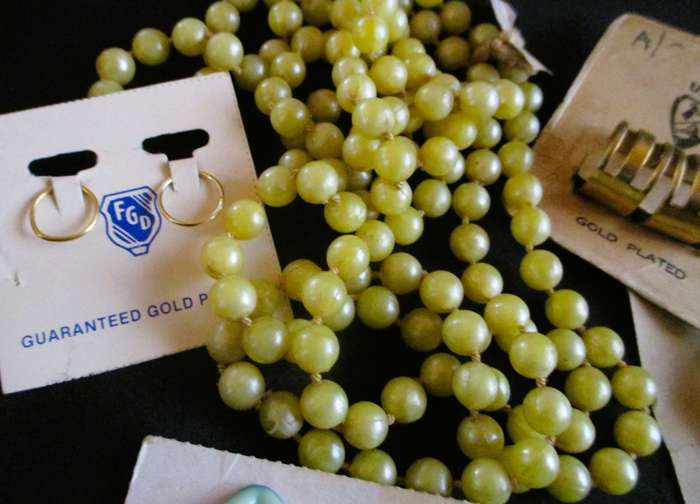 Lot of various vintage costume jewelry, from 50`s. Still with original packaging. No.4