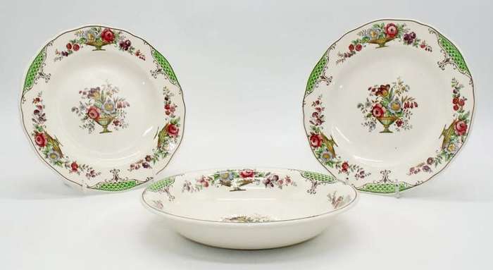 Three Copeland Spode Ellesmer pattern plates, Spotless. Two sideplates and one Soup bow.