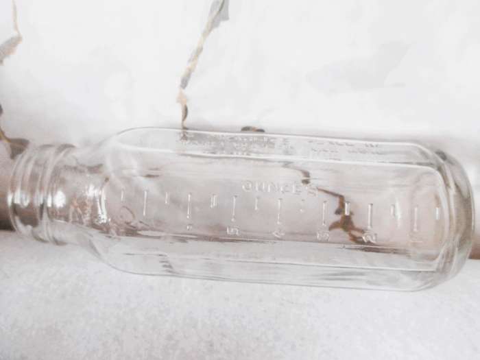 Vintage Griptight Freflo 8 ounce glass Baby bottle.