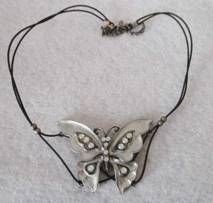 Lovely Silver Enameled with Rhinestones Pewter Butterfly necklace. 40cm.