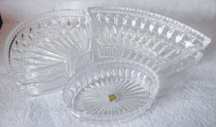 Vintage Set Of 5 Vintage Collectible Unique Decorative Glass Snacks Platter. Note chip, per photo.
