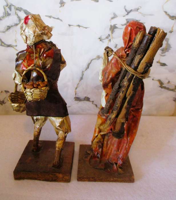Vintage Mexican Paper Mache Folk Art Man Woman Peasant Sculpture. 280mm high.