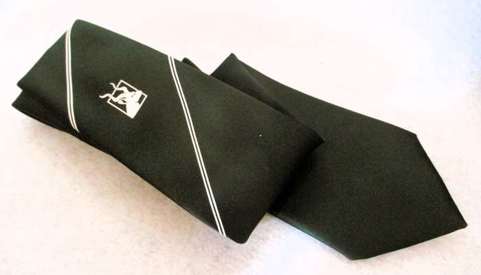 Vintage Men`s Tie, Comme Soie by Cravateur, as per photo. Worn.