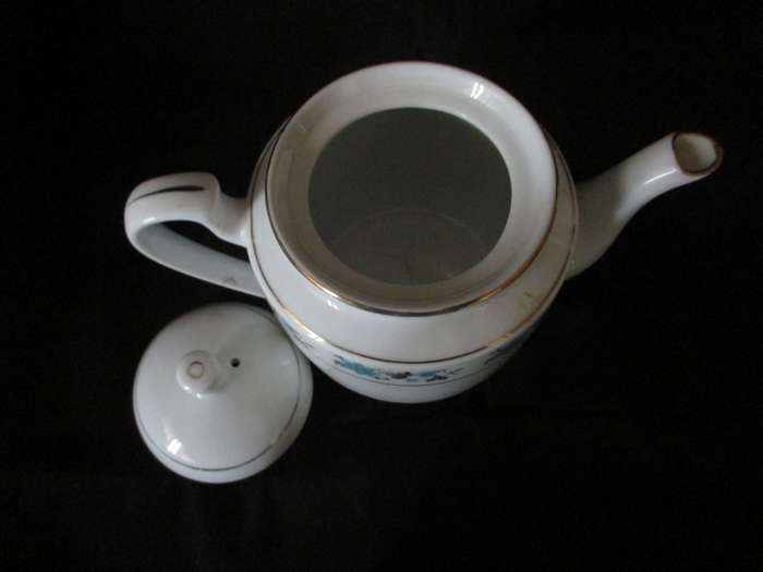 Blue and white China porcelain tea pot with hairline cracks, bottom. 140mm high.