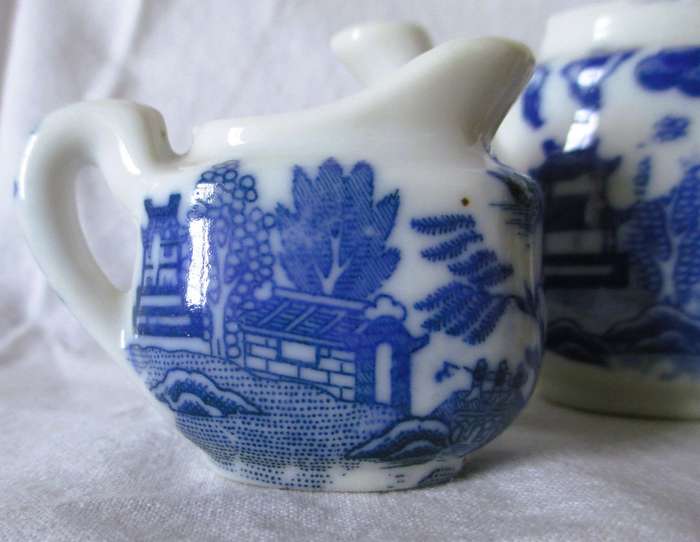 Antique/Vintage 3pc Blue Willow Children`s Tea Set Creamer, Sugar, Tea Pot. no lids. Pot chipped.