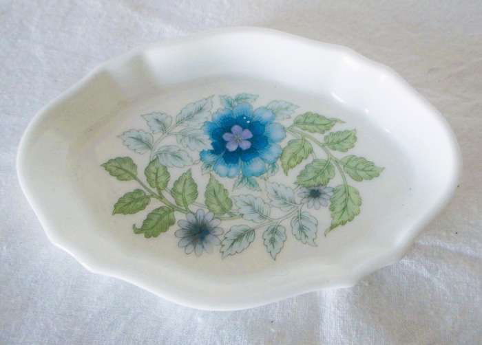 Wedgwood Clementine, Trinket / Pin Dish, English Bone China 110x60mm,