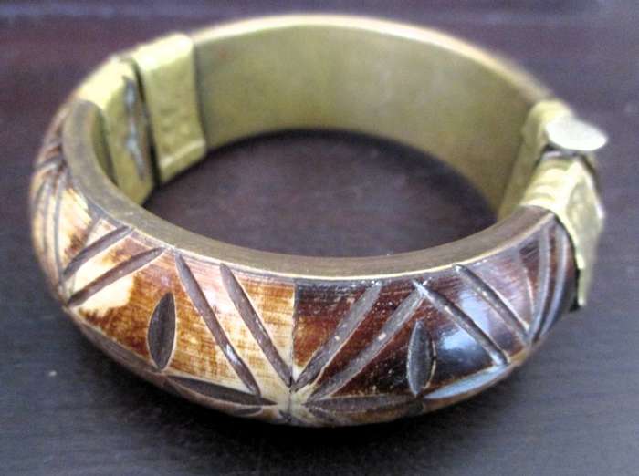 Vintage Crved Bone and Brass Hinged Bangle,