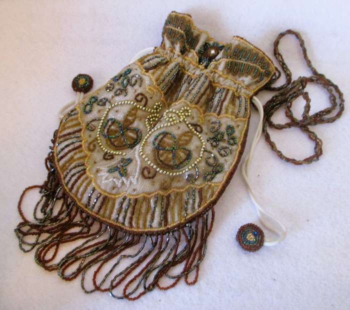 Lovely Vintage Gold/Silver Embellished Beaded Pouch Drawstring Lined Bag. 220x16cm