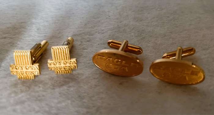 Lot of Vintage cuff links and other memorabilia. As per photo.