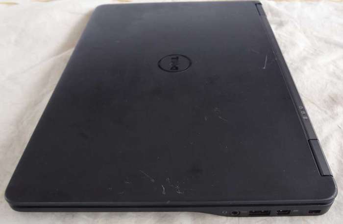 dell  e7260, 5th gen core i7, 256gb ssd, 8gb ram, wifi, 3g, cam, 12.5``, win 11 pro, etc