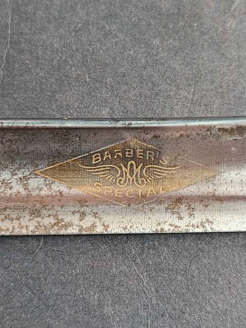 Bismarck Solingen made in Germany Cut Troat Razor - in original plastic container (very nice conditi
