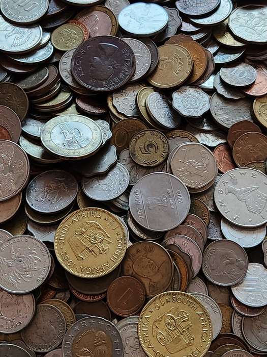 Mixed lot of World Coins 2 kg - as per photograph