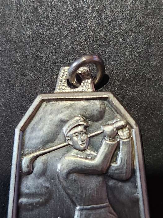Hallmark Silver Golf Pendant 7.9g (excellent condition) - as per photograph