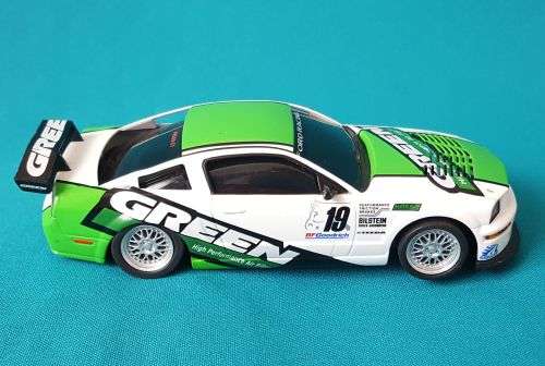 NINCO FORD RACING SLOT CAR