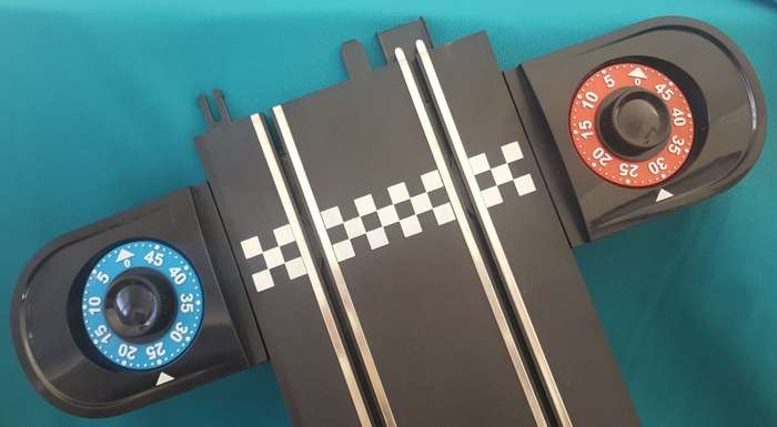 LOT OF SCALEXTRIC SLOT CAR TRACKS & CONTROLS