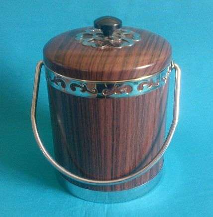 WOODEN AND SILVER PLATED TYPE ICE BUCKET