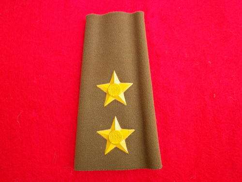 SOUTH AFRICA - ARMY/SADF - LIEUTENANT EPAULETTE SLIP ON - BORDER WAR PERIOD