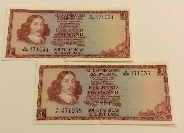 2 x UNC One Rand Bank Notes in Sequence - good condition