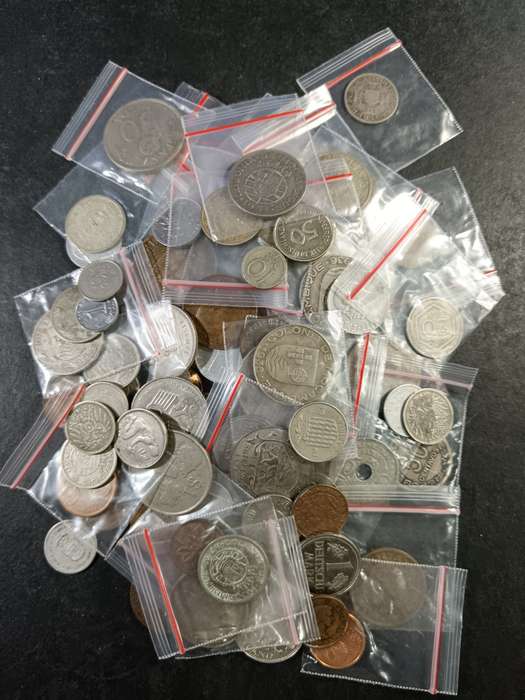 mixed lot of 100 coins