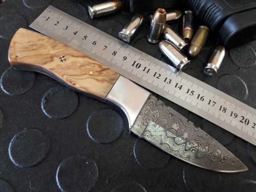 Handmade DAMASCUS Steel Knife, Wooden handle scales. Crazy R1 start, No reserve.
