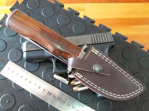 Handmade DAMASCUS Steel Knife, WOODEN handle scales. Crazy R1 start, No reserve.