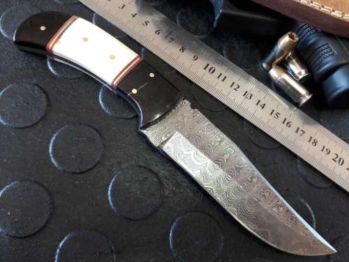 Handmade DAMASCUS Steel Knife, Camel Bone and Bull horn handle scales. Crazy R1 start, No reserve.