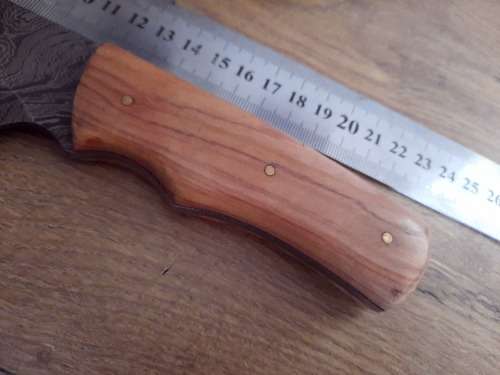 Handmade Damascus steel HUNTING  knife with Wooden handle scales.