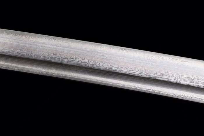 Handmade Damascus Folded Steel Clay Tempered, Japanese Samurai Katana. 3-4 Weeks after order.