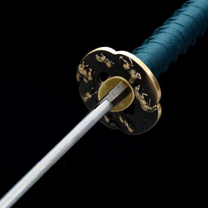 Handmade Damascus Folded Steel Clay Tempered, Japanese Samurai Katana. 3-4 Weeks after order.