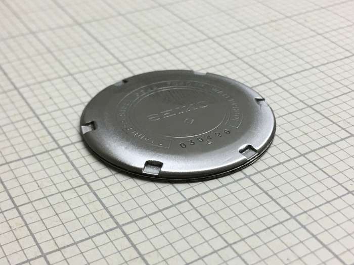 SEIKO 6602 - 7040 case back