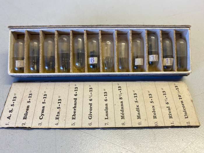 Assorted vintage watch winding stems