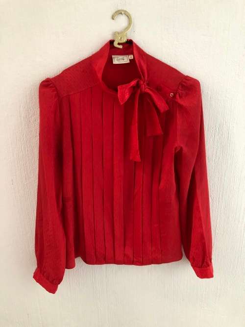 Vintage Red Pleated Top (Size 32)