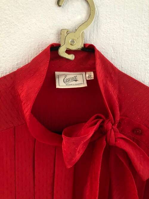 Vintage Red Pleated Top (Size 32)