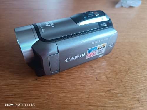 Canon HF-R106 Camcorder