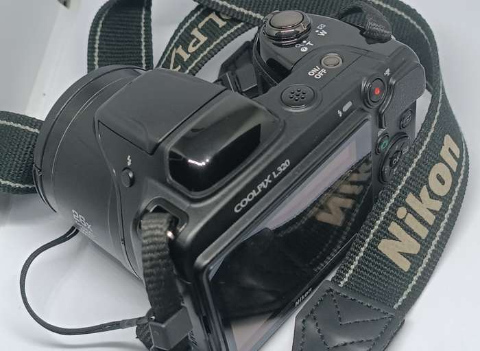 Nikon Coolpix L320 - 16MP - 26x Zoom - Digital Camera