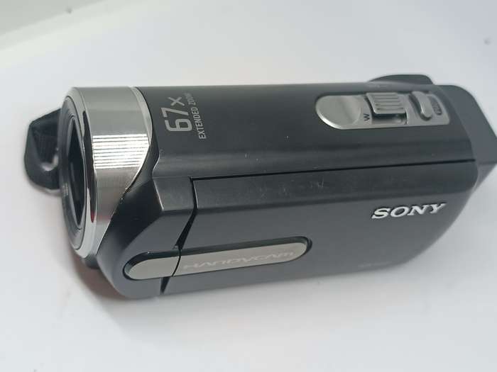 Sony DCR - SX21 Handycam Video Camera - 57x Zoom