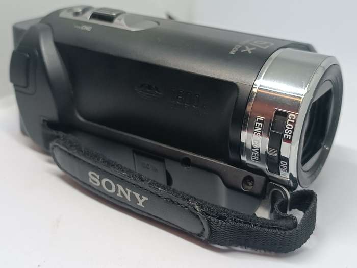 Sony DCR - SX21 Handycam Video Camera - 57x Zoom