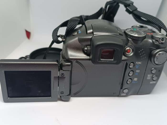 Canon POWERSHOT S3iS - 12x Zoom - 6MP - Digital Camera
