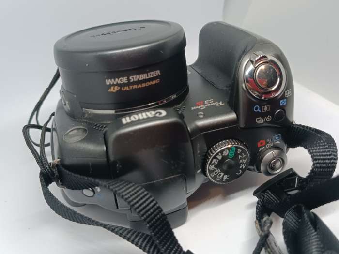 Canon POWERSHOT S3iS - 12x Zoom - 6MP - Digital Camera