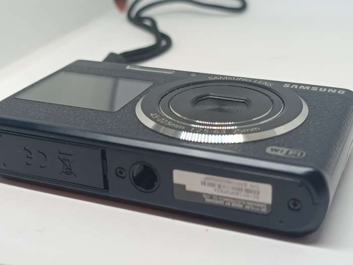 Samsung DV180F - 16.2MP - 5x Zoom - Smart Wifi Digital Camera