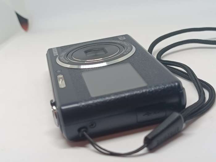 Samsung DV180F - 16.2MP - 5x Zoom - Smart Wifi Digital Camera