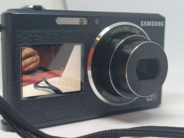 Samsung DV180F - 16.2MP - 5x Zoom - Smart Wifi Digital Camera