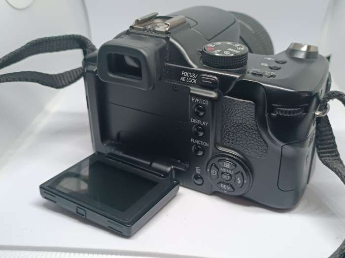 Panasonic Lumix DMC FZ50 - 10.1MP - 12x Zoom - Digital Camera