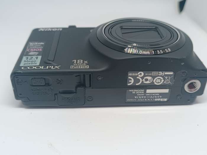 Nikon Coolpix S9100 - 12.1MP - 18x Zoom - Digital Camera