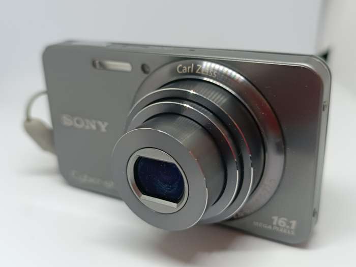 Sony Cyber-shot DSC W570 - 16.1MP - 5x Zoom - Digital Camera