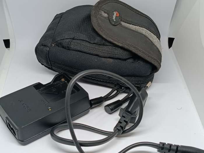 Sony Cyber-shot DSC W570 - 16.1MP - 5x Zoom - Digital Camera