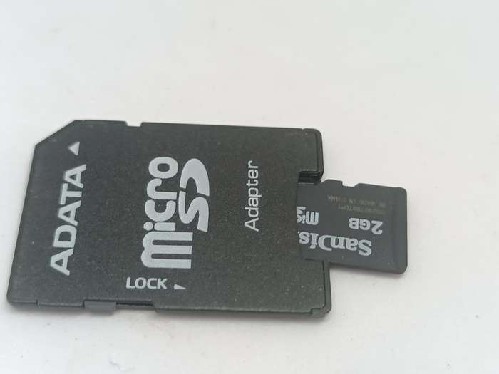 Micro SANDISK 2GB SDHC WITH ADAPTER