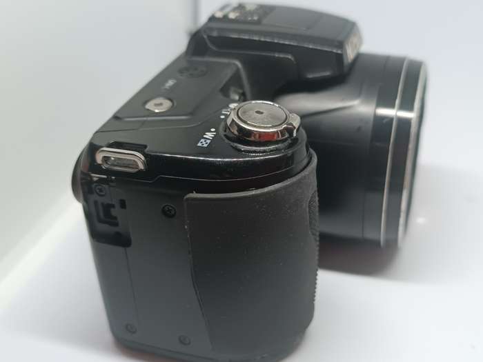 Nikon Coolpix L110 (marks on lens) - 12.1MP - 15x Zoom - Digital Camera